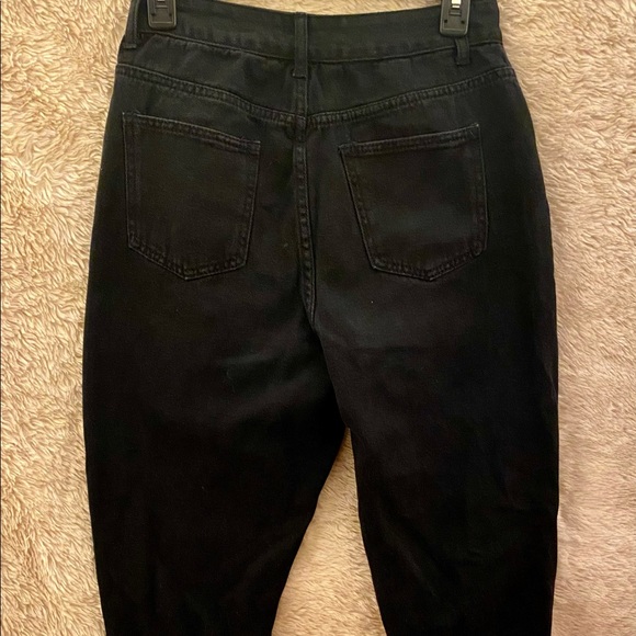 Nasty Gal High Waisted Mom Jeans with Distressed knees, ankle length size US 6 - Picture 6 of 10